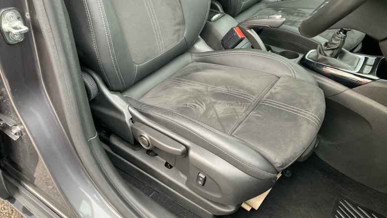 Vauxhall Crossland 1.2 Turbo Ultimate 5dr Petrol Hatchback